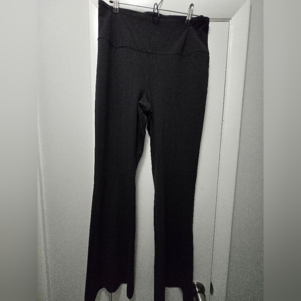 Lululemon Women's Black Flared Pants Sz.14